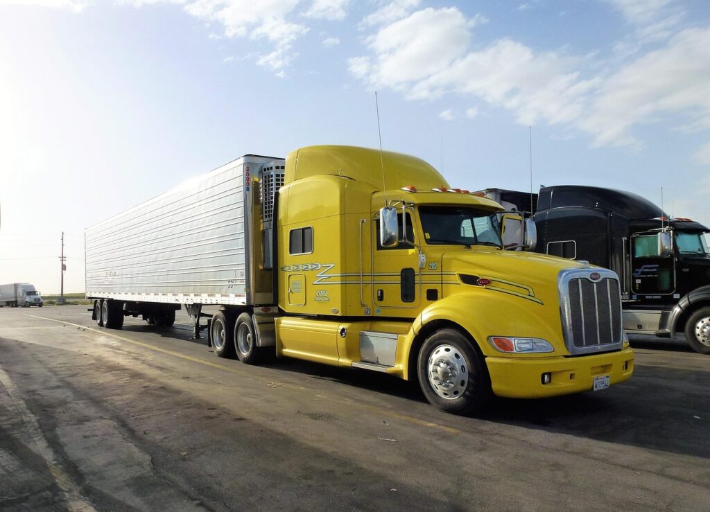 transport, automobile, truck, vehicle, trailer, yellow, car park, truck truck, truck american, truck, truck, truck, truck, truck, trailer, trailer